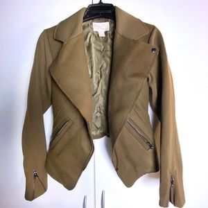Fitted army green blazer